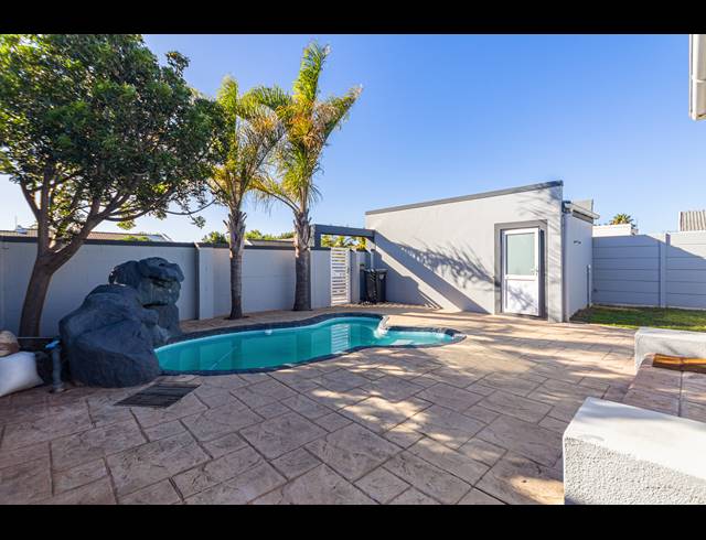 2 BEDROOM FREEHOLD SOLD IN SUNNINGDALE
